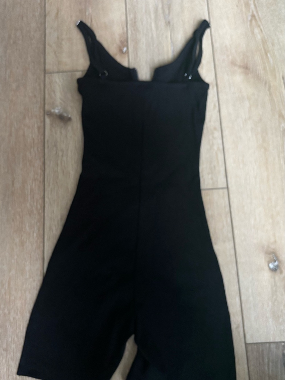 GUESS Black Sleeveless Zip-Front One Piece Bodysuit - Picture 2 of 2